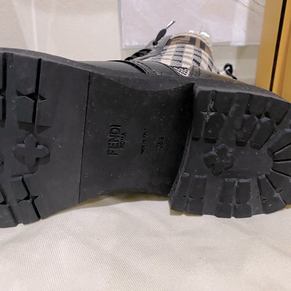 Fendi combat boot - Picture 8 of 9